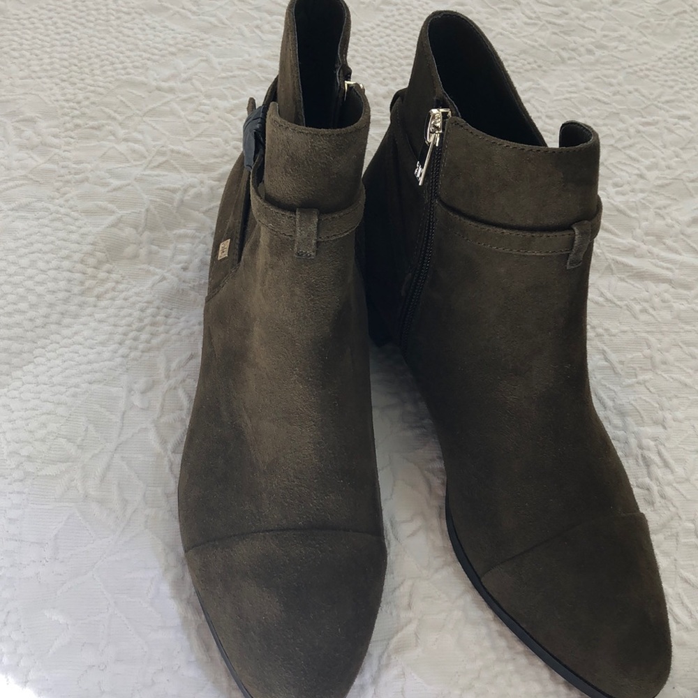 BRAND NEW Ivanka Trump olive suede booties
